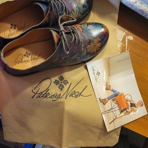 Patricia Nash Silvia Peruvian Size 8M Like New